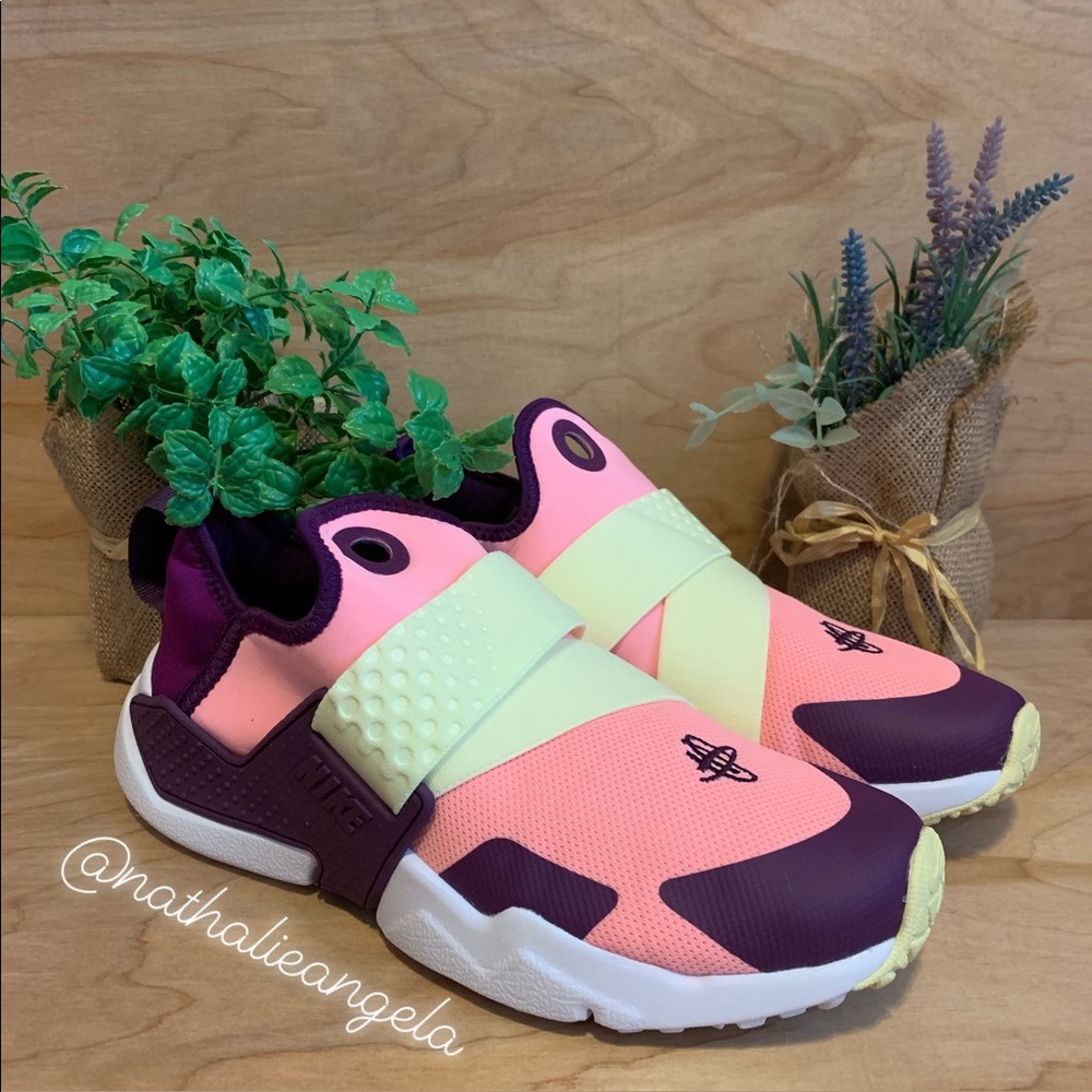 NEW Nike Huarache Extreme WOMENS shoe